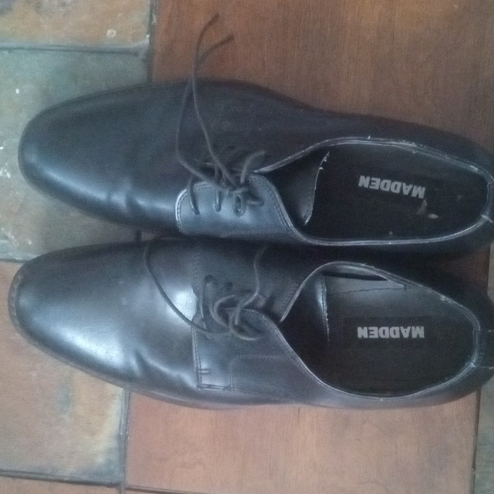 Steve Madden Black dress shoes Size 12